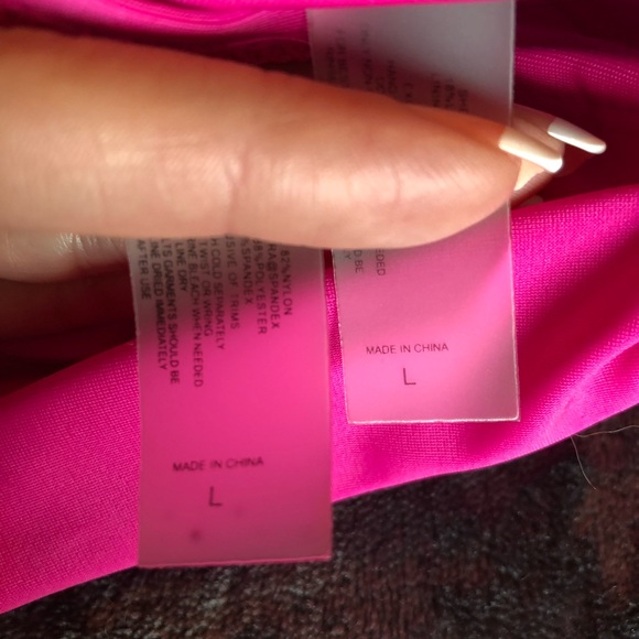 Hot pink bikini - Picture 2 of 2